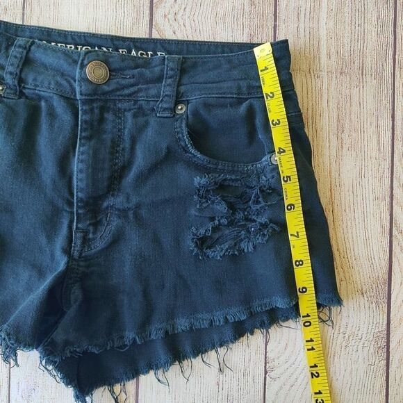 American Eagle distressed hi-rise festival denim shorts sz 2 - Picture 3 of 9